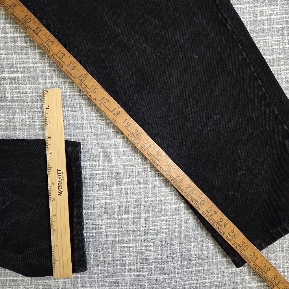 Levi's 550 Jeans Relaxed Fit Black Straight/Tapered Men's 38X32 (actual 37X31)